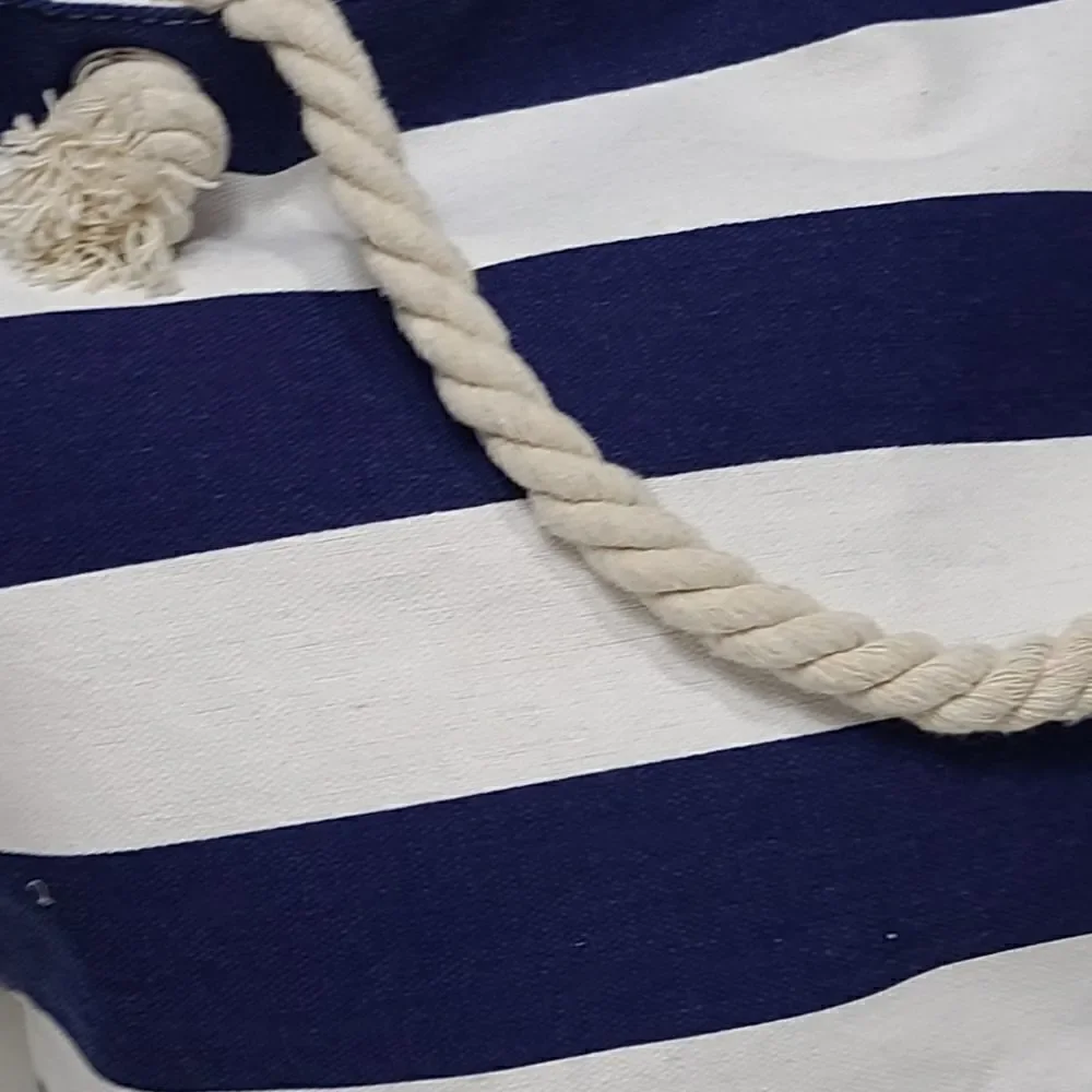 Risca Win blue & white striped Beach tote bag
